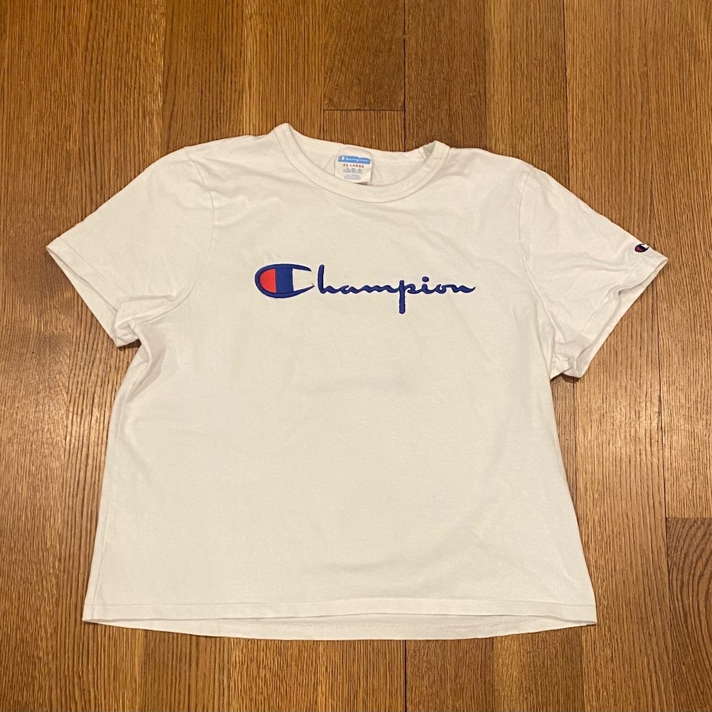 Champion Cropped Embroidered Shirt